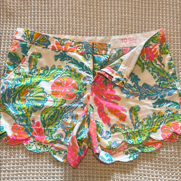 🌺 Lilly Pulitzer Buttercup Shorts - Picture 1 of 3